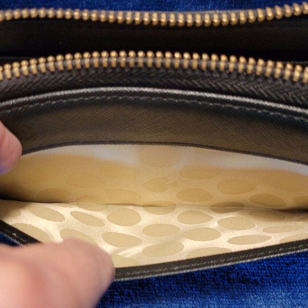 Kate Spade Wallet - Picture 5 of 7